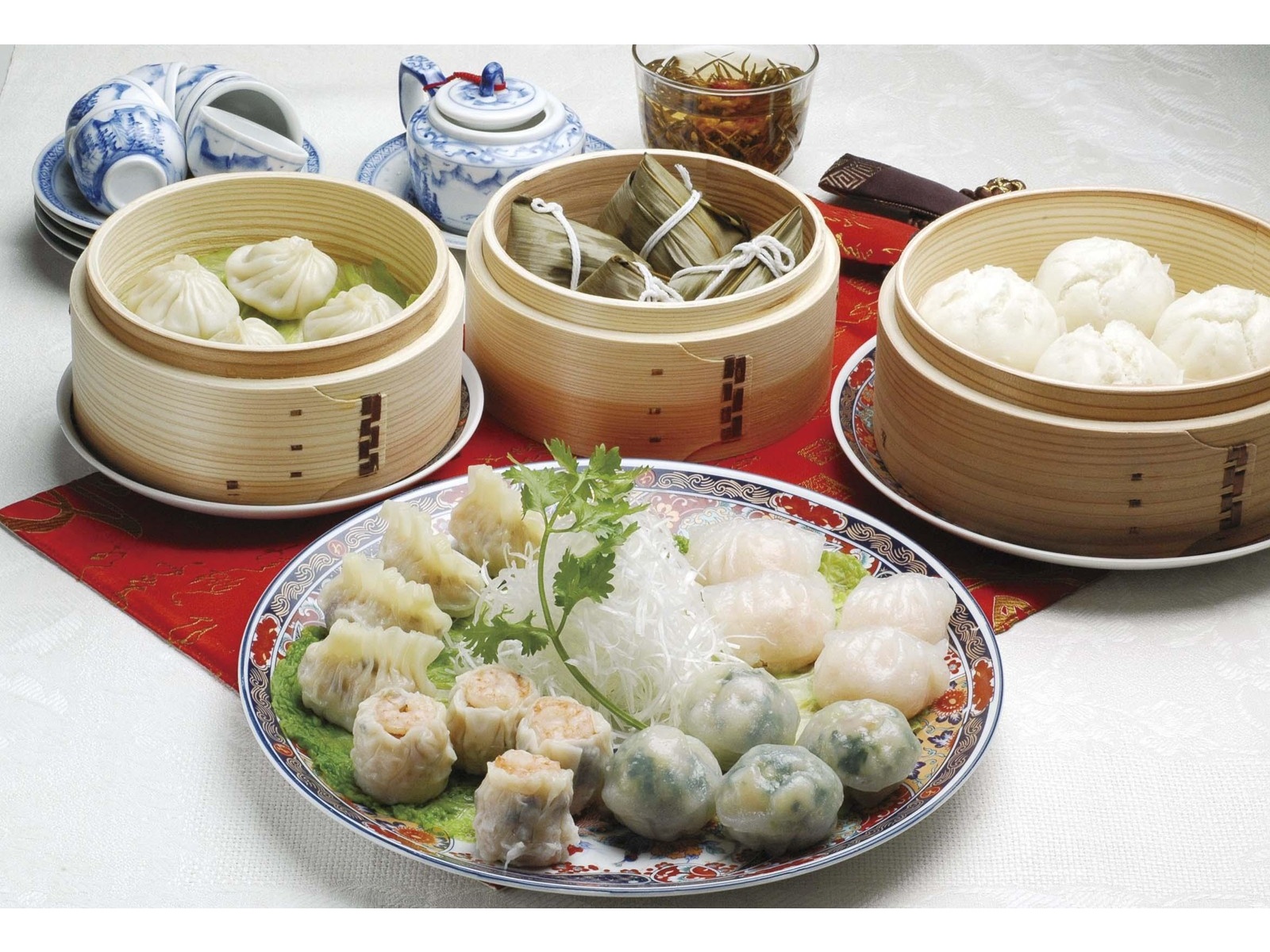 マルハニチロ 赤坂璃宮飲茶セット 648g（7種×4コ）| コープこうべネット