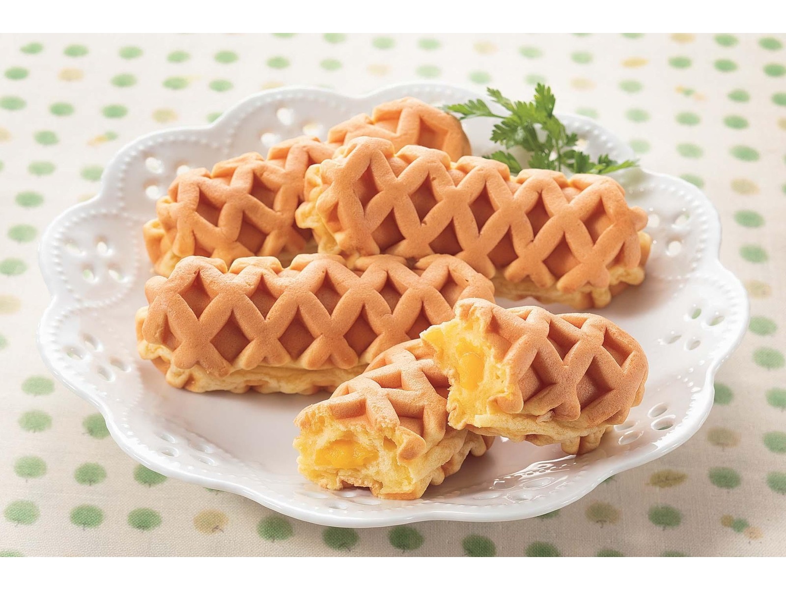 CO・OP ミニワッフルドッグ(かぼちゃクリーム) 4本入（160g）| コープ