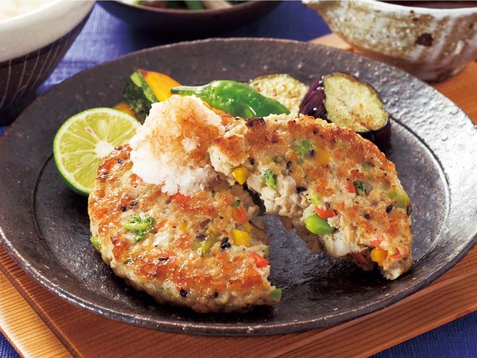 CO・OP 緑黄色野菜とおからのハンバーグ 4枚入（320g）| コープ