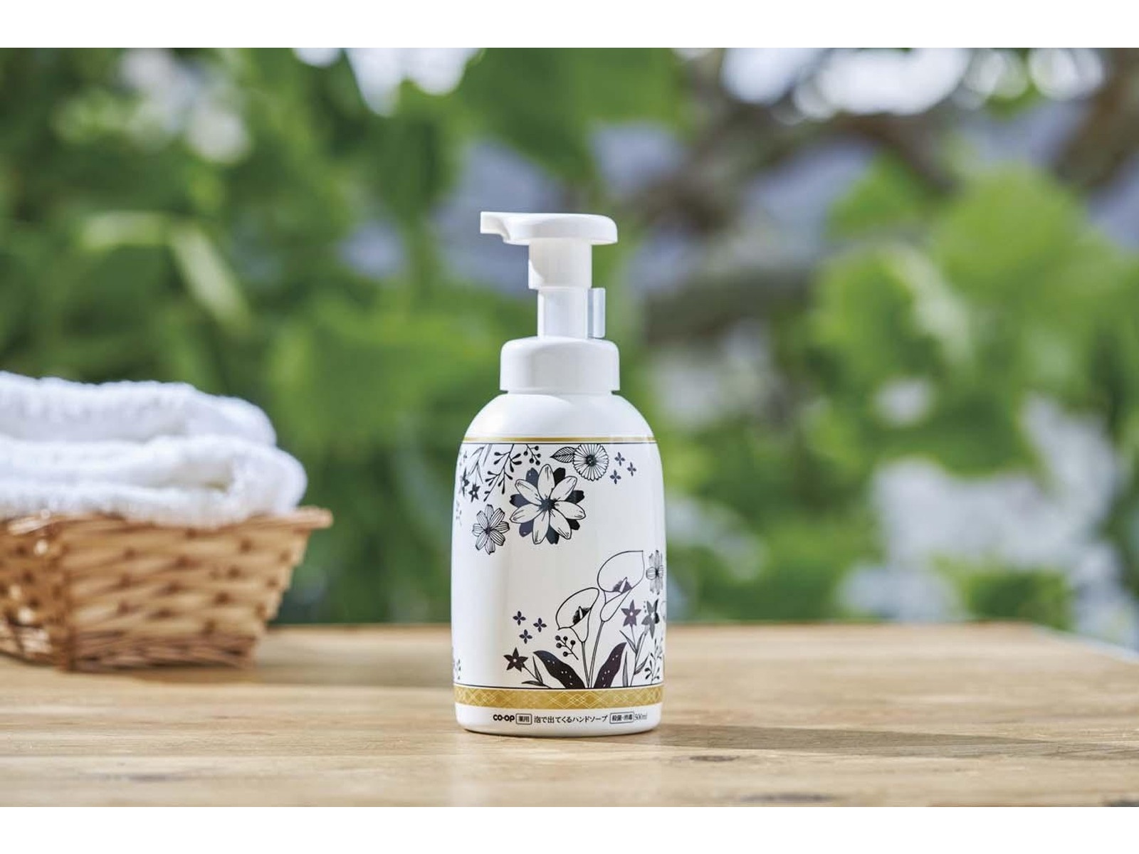 CO・OP 薬用泡で出てくるハンドソープ 大型デザインボトル 500ml CO・OP 薬用泡で出てくるハンドソープ 大型デザインボトル 500ml