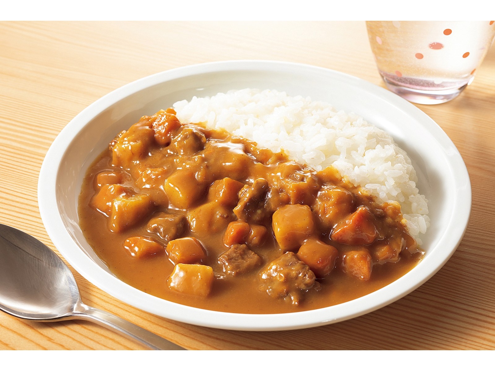 ビーフカレー 甘口 200g 5袋×6P 合計30袋 1ケース 送料 無料食品・飲料・酒 - ビーフカレー 甘口 200g 5袋×6P 合計