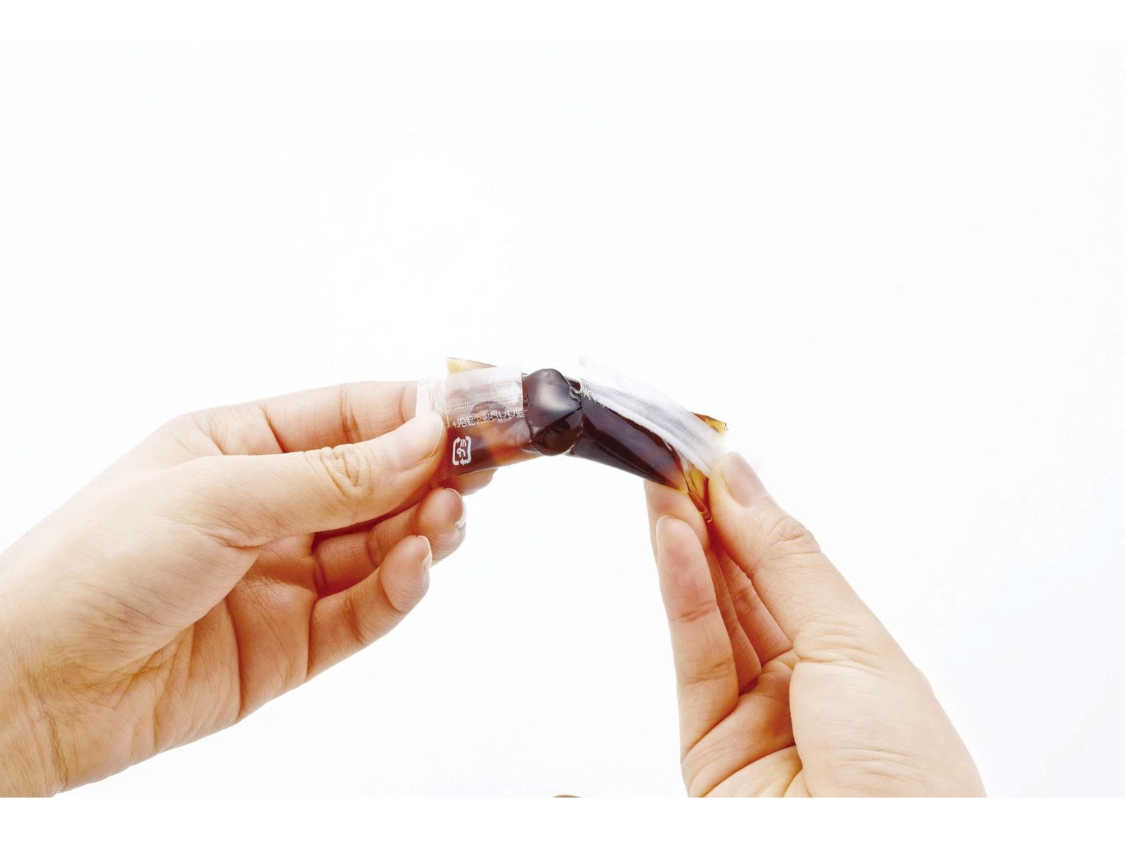 CO・OP 沖縄県産黒糖を使ったひとくちわらびもち 14g×10本入