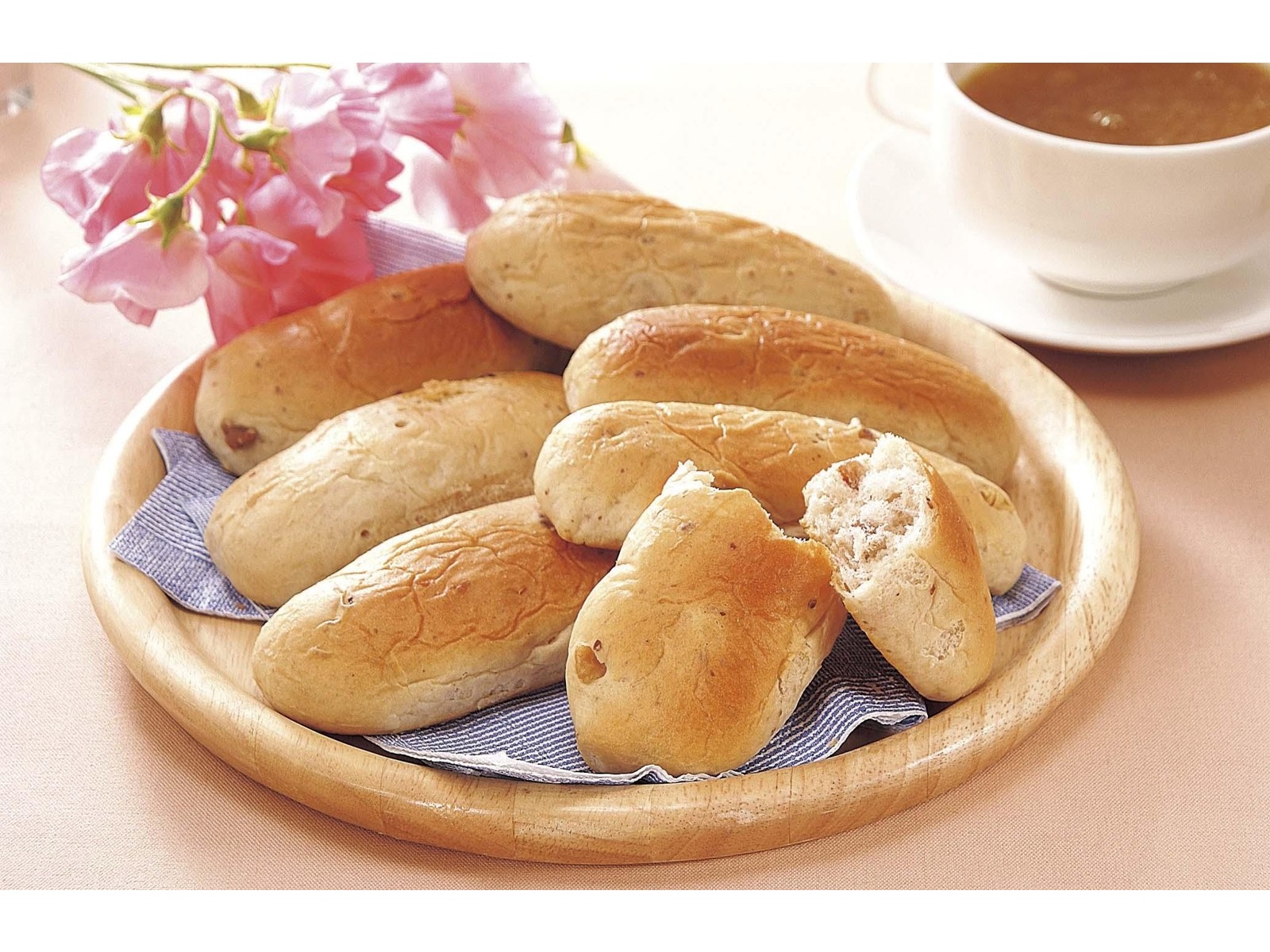 CO・OP ブラウンサーブロールクルミ（半焼きタイプ） 8コ入