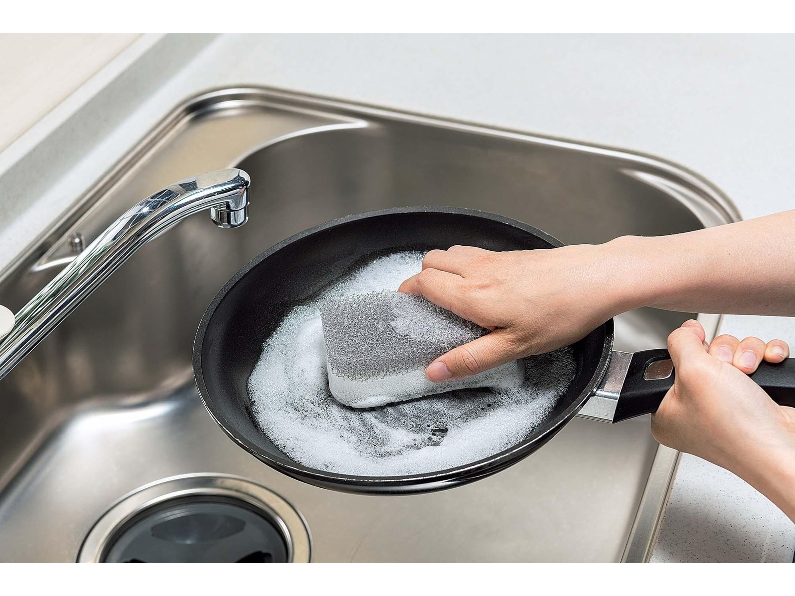 CO・OP 水切れがよく、ゆたかな泡立ちキッチンソフトスポンジ 4コ入
