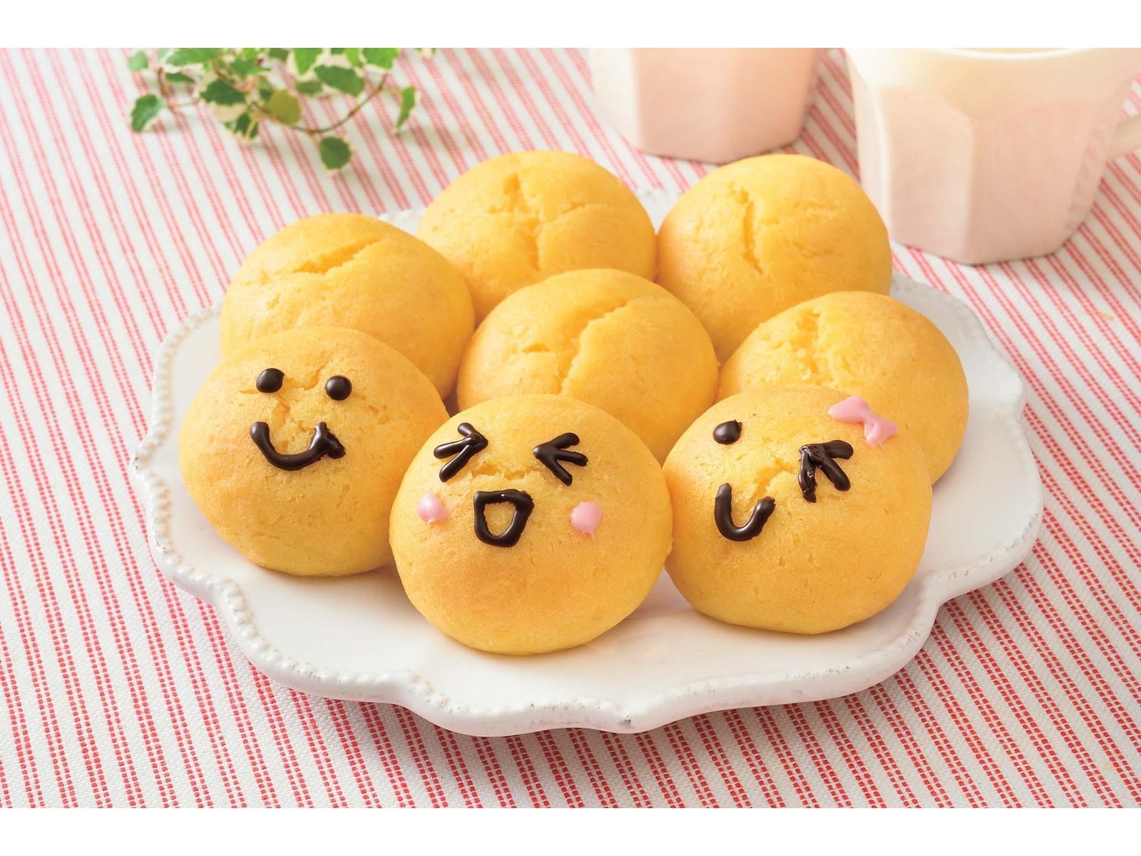 こがね芋、あんころ餅、東京銀座クッキー、久世福いちごミルクの素、たまごパンなど こがね芋、あんころ餅、東京銀座クッキー、久世福いちごミルクの素