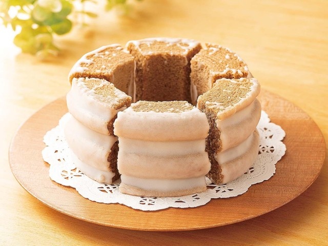 CO・OP しっとり紅茶バウム グレーズがけ 1ホール（6切入）| コープ