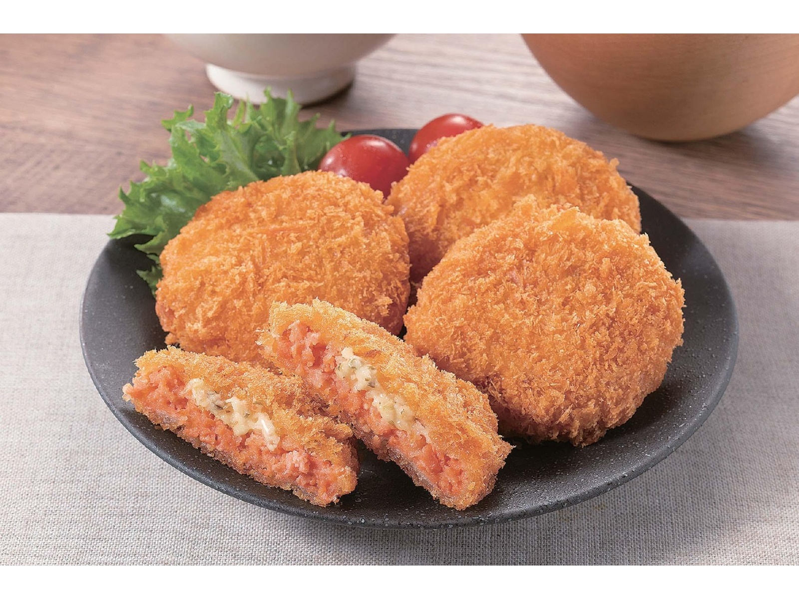 CO・OP タルタルソース入り国産サーモンメンチカツ 4ｺ入(200g)| コープ