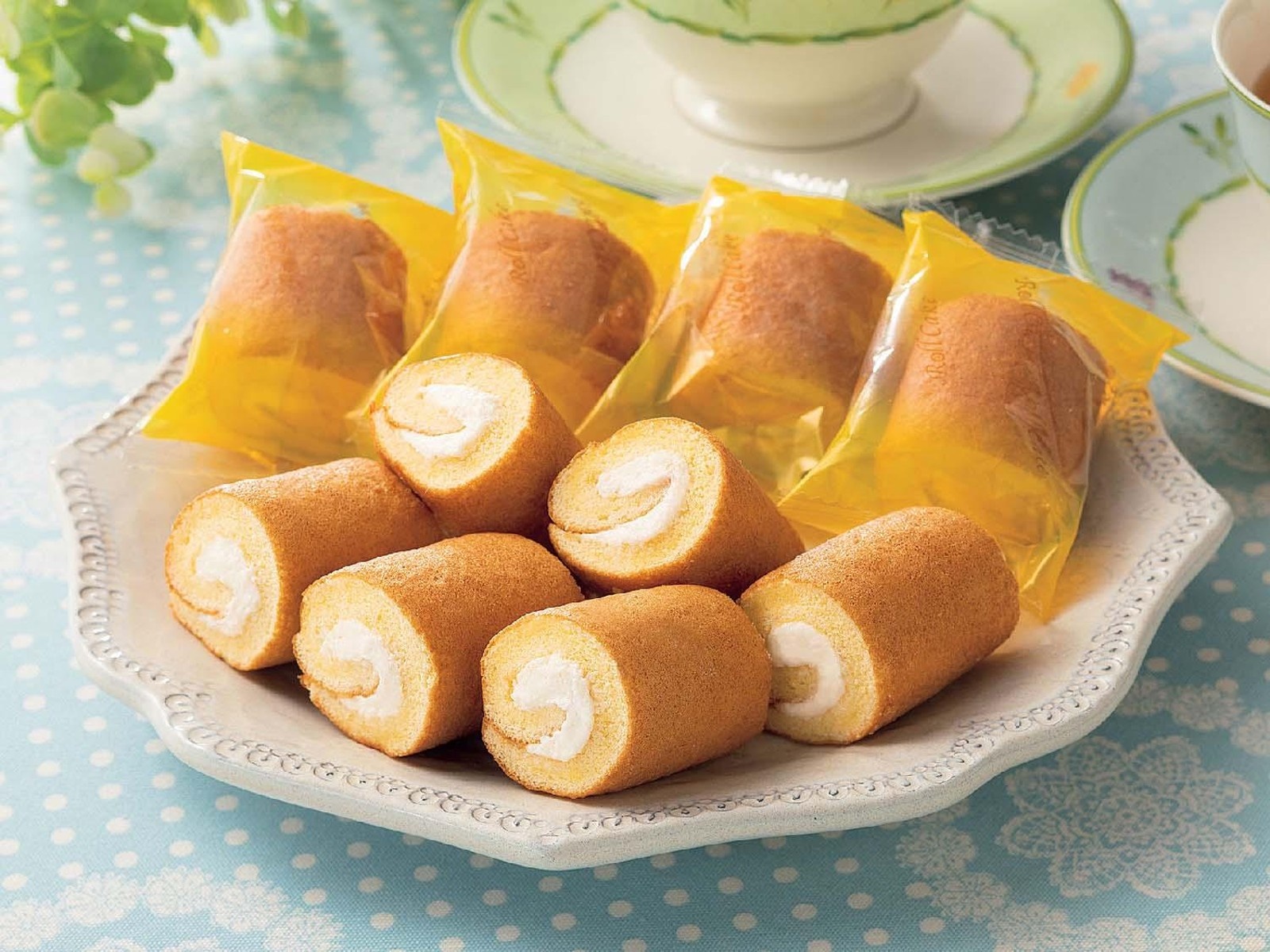CO・OP 国産小麦のしっとりミニロールケーキ 10コ入| コープこうべネット