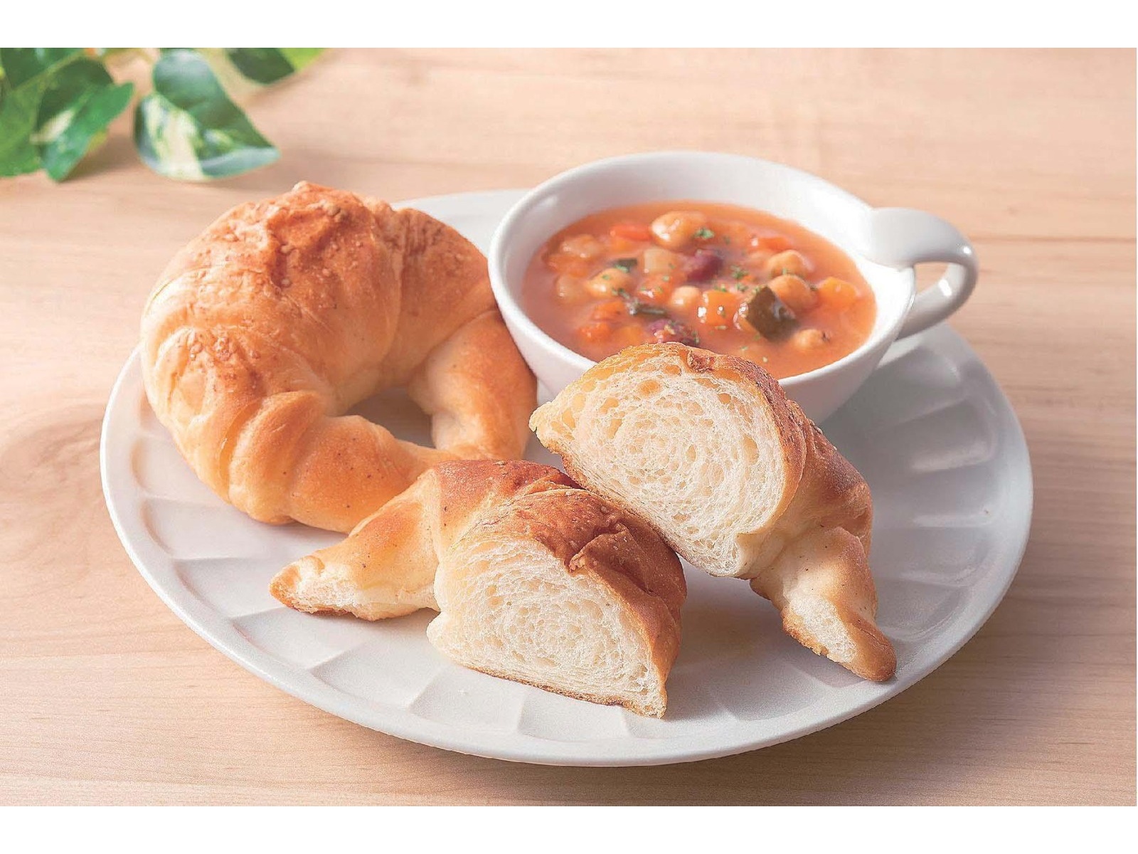 CO・OP こんがりチーズ香る幸せクロワッサン 4コ| コープこうべ