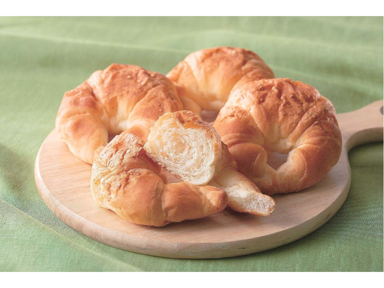 CO・OP こんがりチーズ香る幸せクロワッサン 4コ| コープこうべ