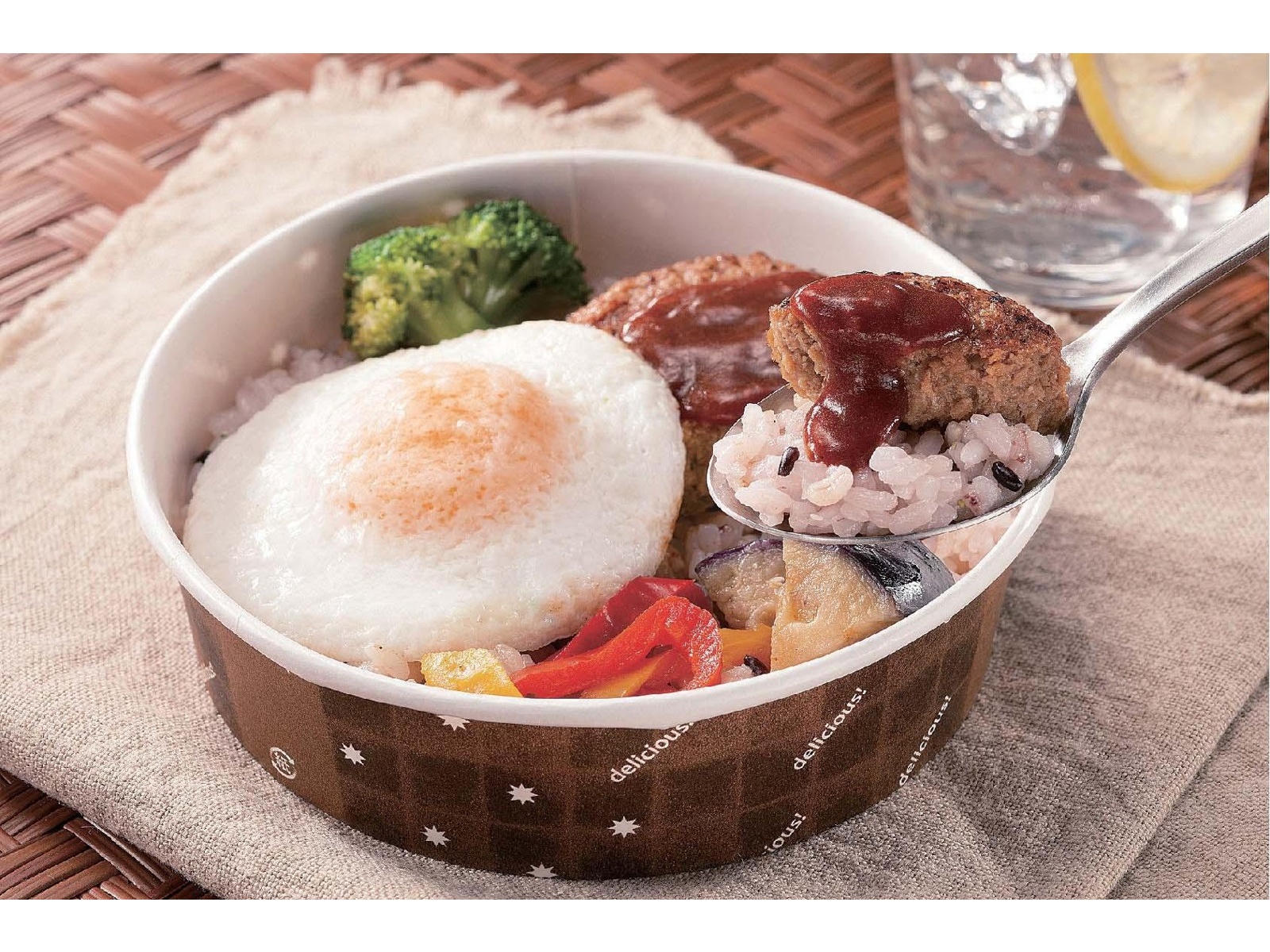 CO・OP 彩り野菜と五穀ごはんのロコモコ 1人前(300g)| コープこうべネット