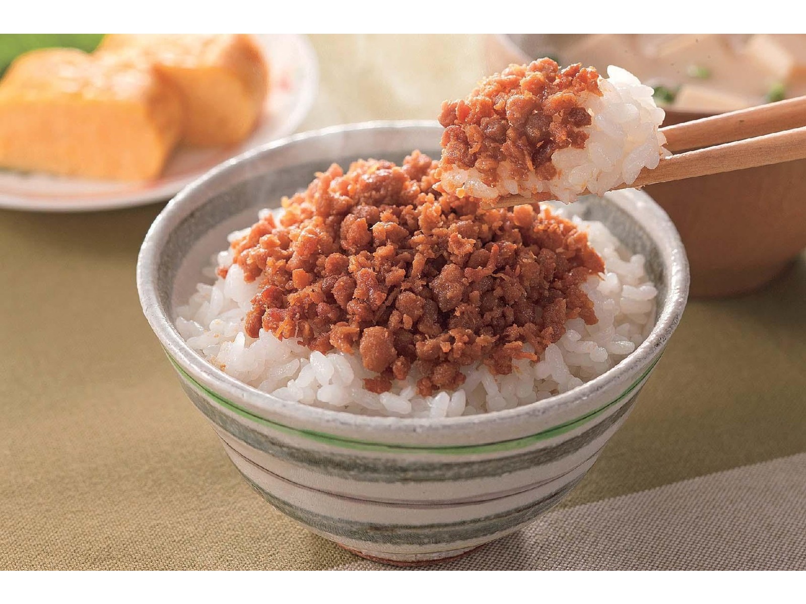 CO・OP とりそぼろ国産鶏肉使用 60g×2コ組 | コープこうべネット