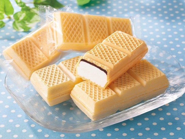 CO・OP チョコ入りバニラモナカ 1袋（110ml×5コ入）| コープ
