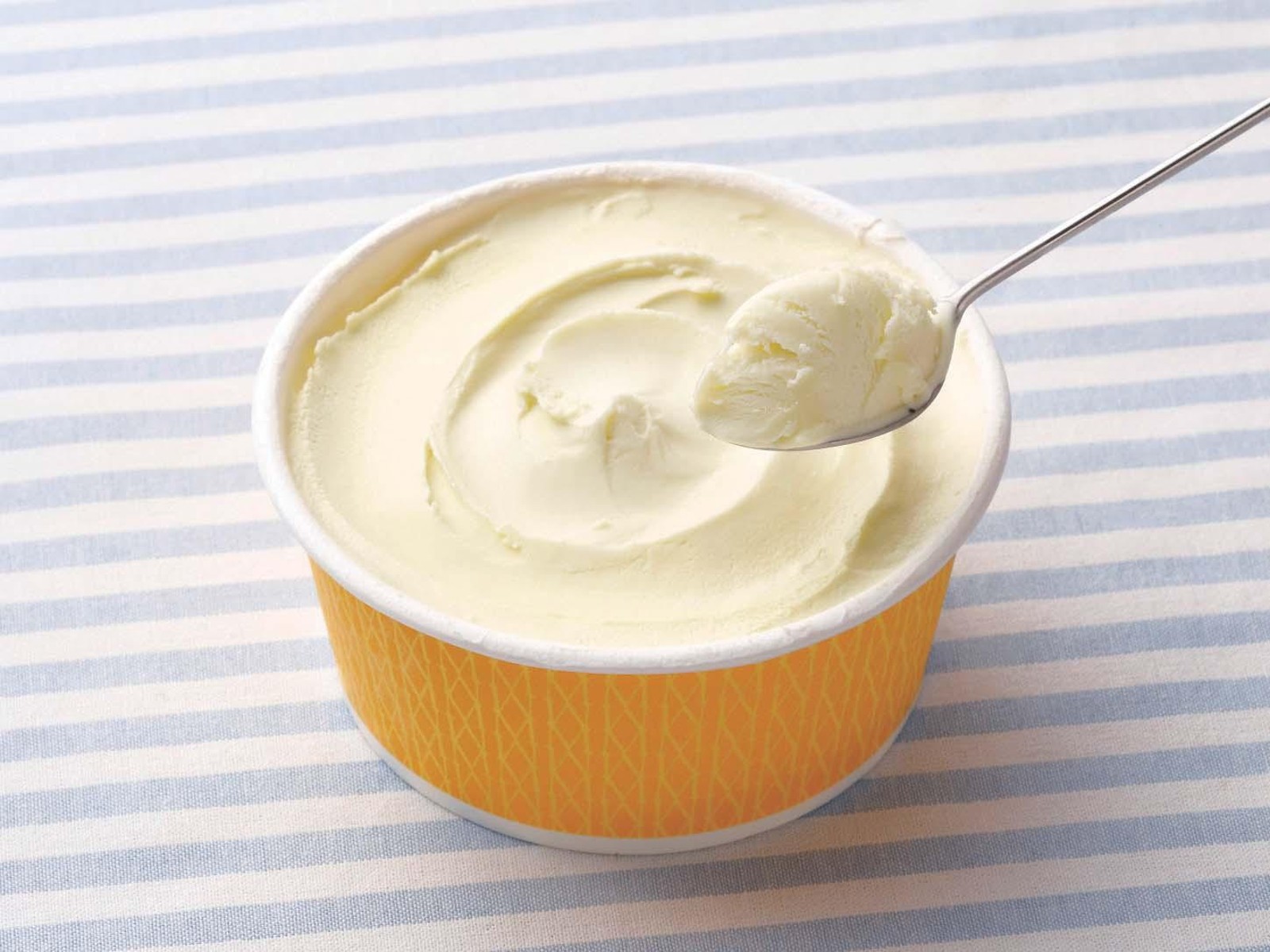 森永乳業 MOW香りたつマスカット 140ml| コープこうべネット