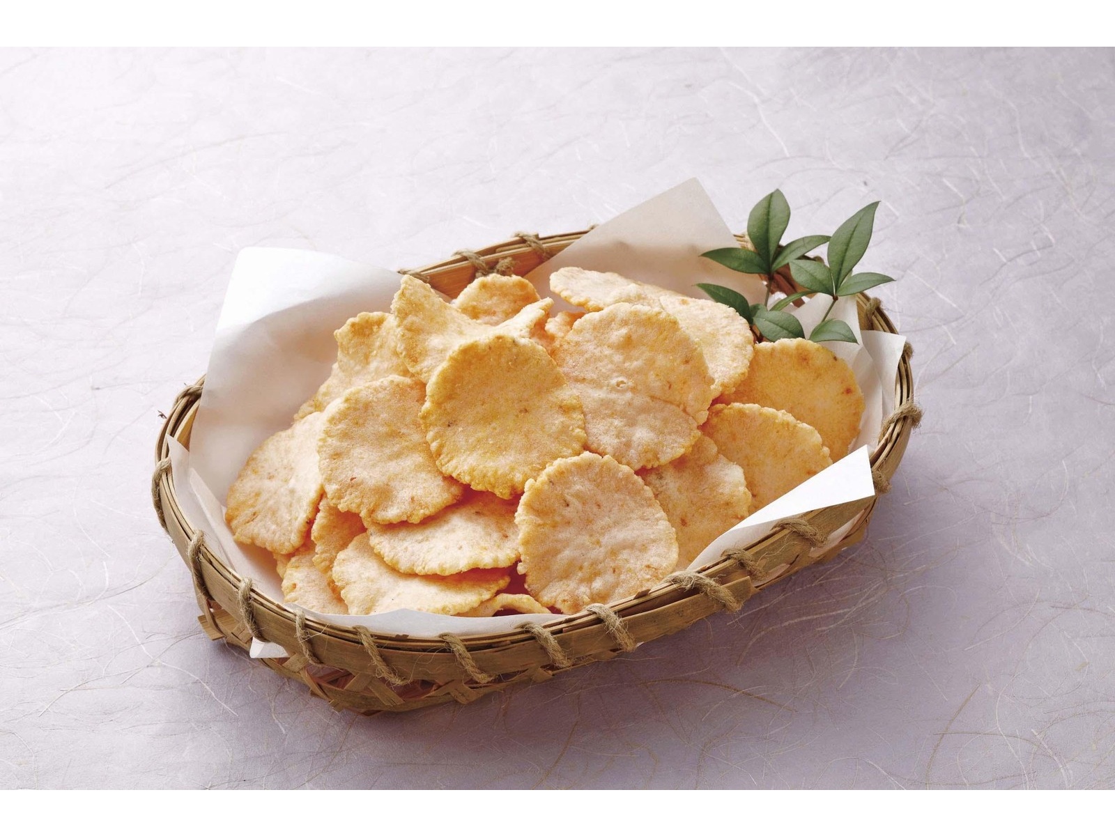 三河屋 甘えびが主役のえびせんべい 60g| コープこうべネット