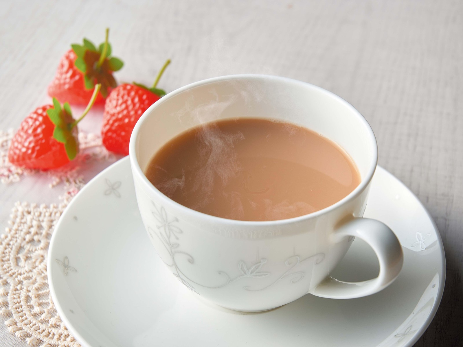 日東紅茶 ロイヤルミルクティーあまおう 1袋(14g×8本入)| コープこうべ