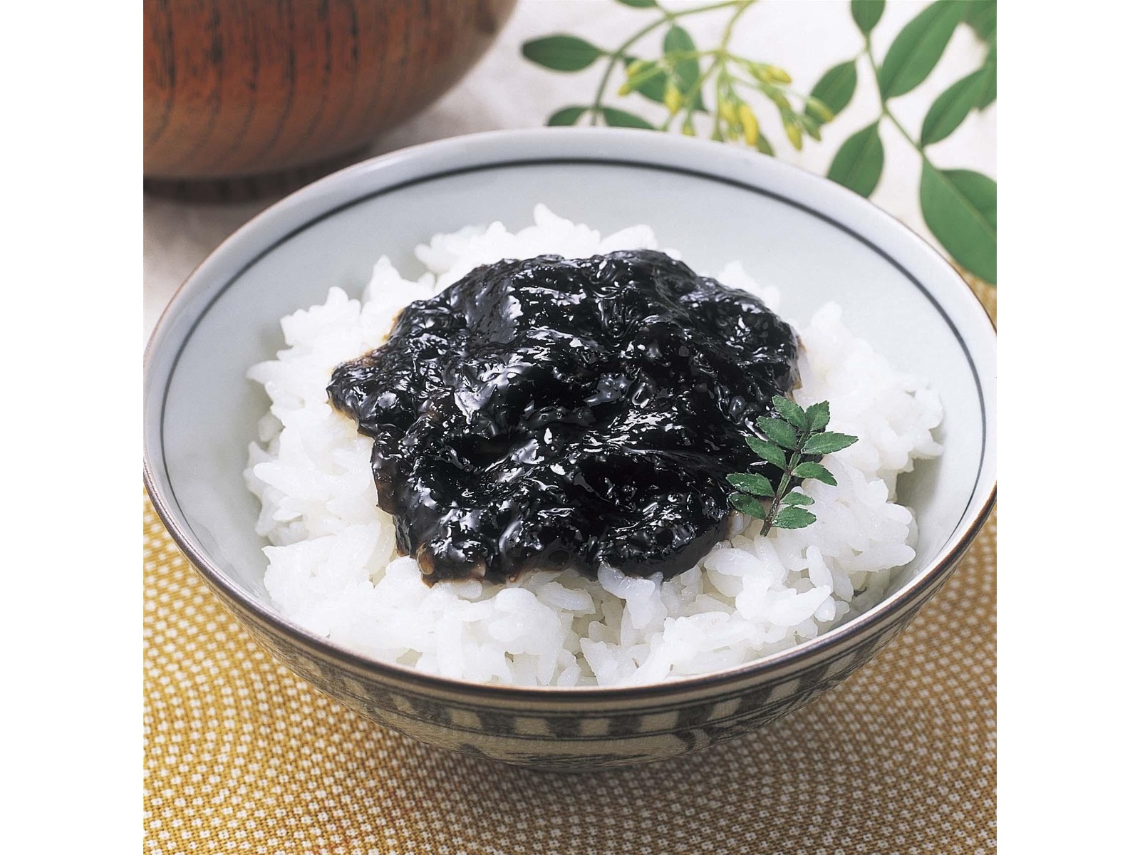 桃屋 ごはんですよ中びん 145g| コープこうべネット 桃屋 ごはんですよ中びん 145g| コープこうべネット