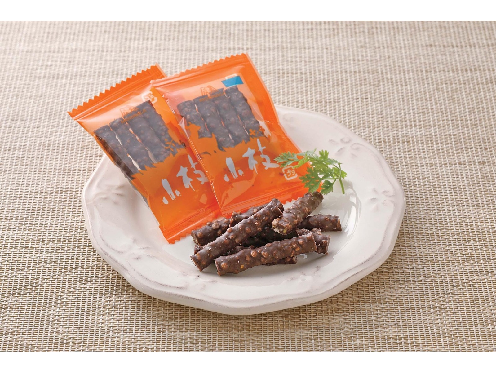 チョコレート(’-’*)さん専用 研ぎ2丁 森永製菓 小枝ゴールデンチョコレート 110g| コープこうべネット