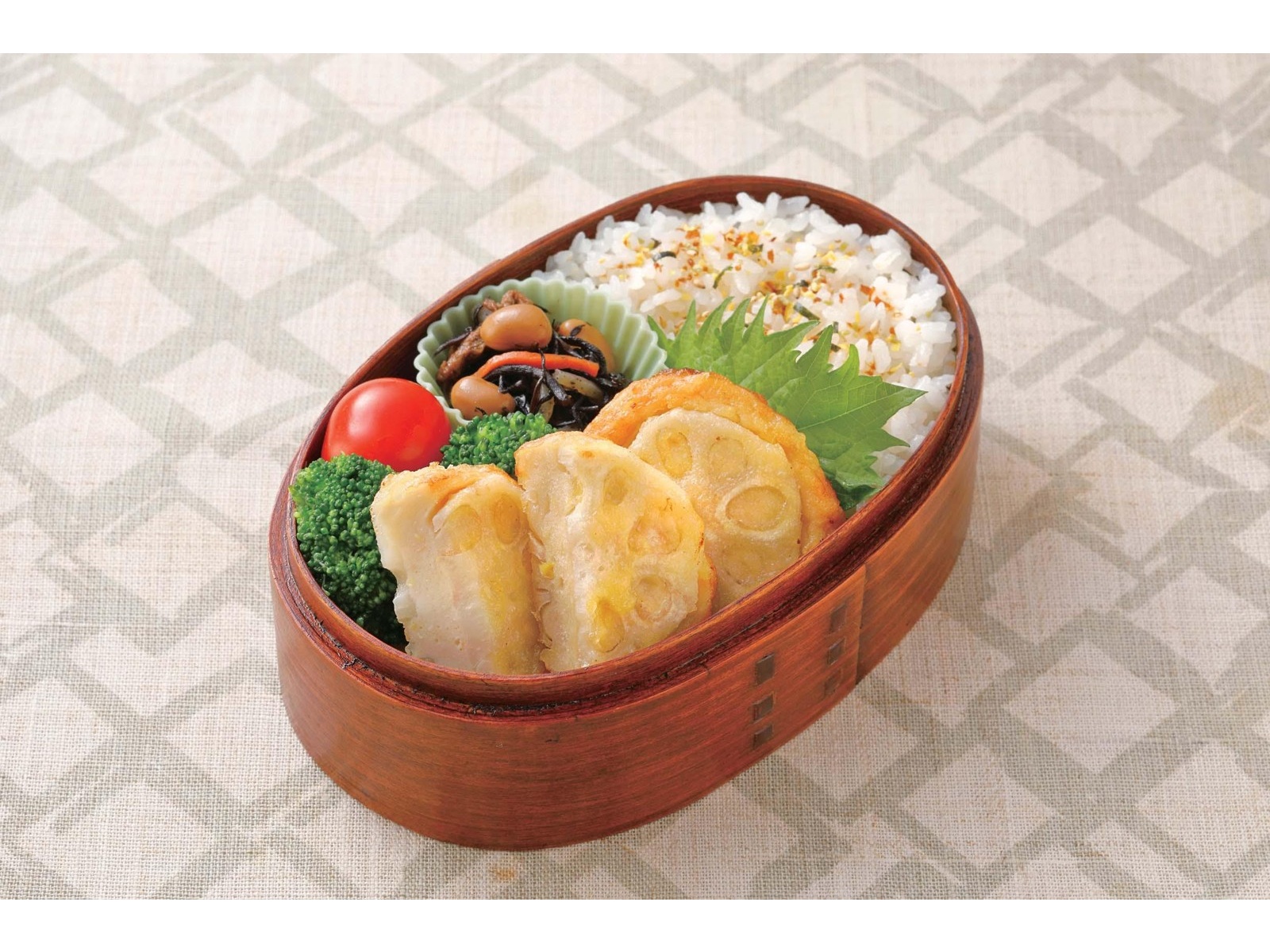 ヨコオ 国産鶏の蓮根はさみ天(角切り生姜入) 6コ入(162g)| コープ