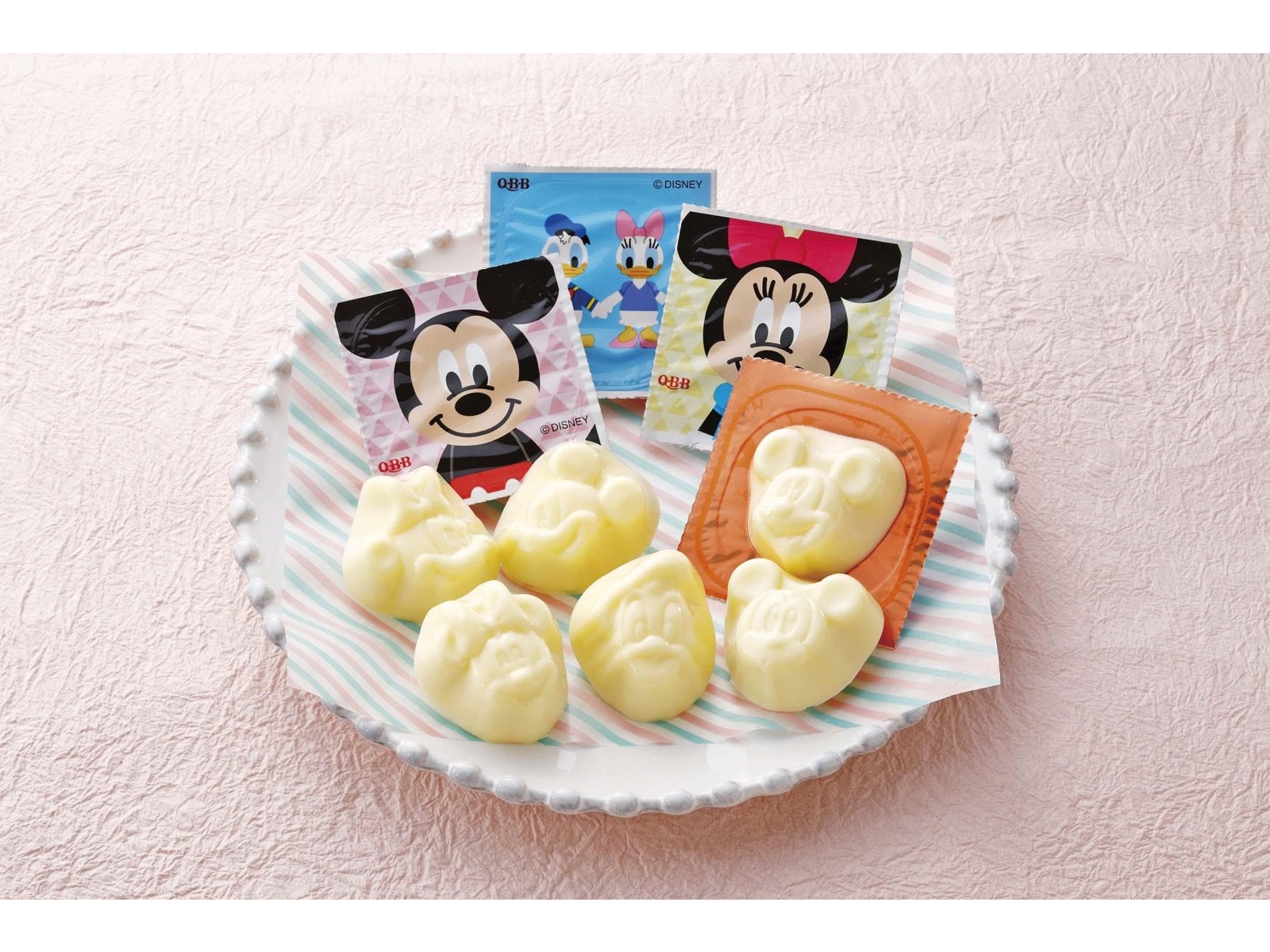 QBB 型抜きチーズディズニー10（鉄分入り） 40コ入（400g