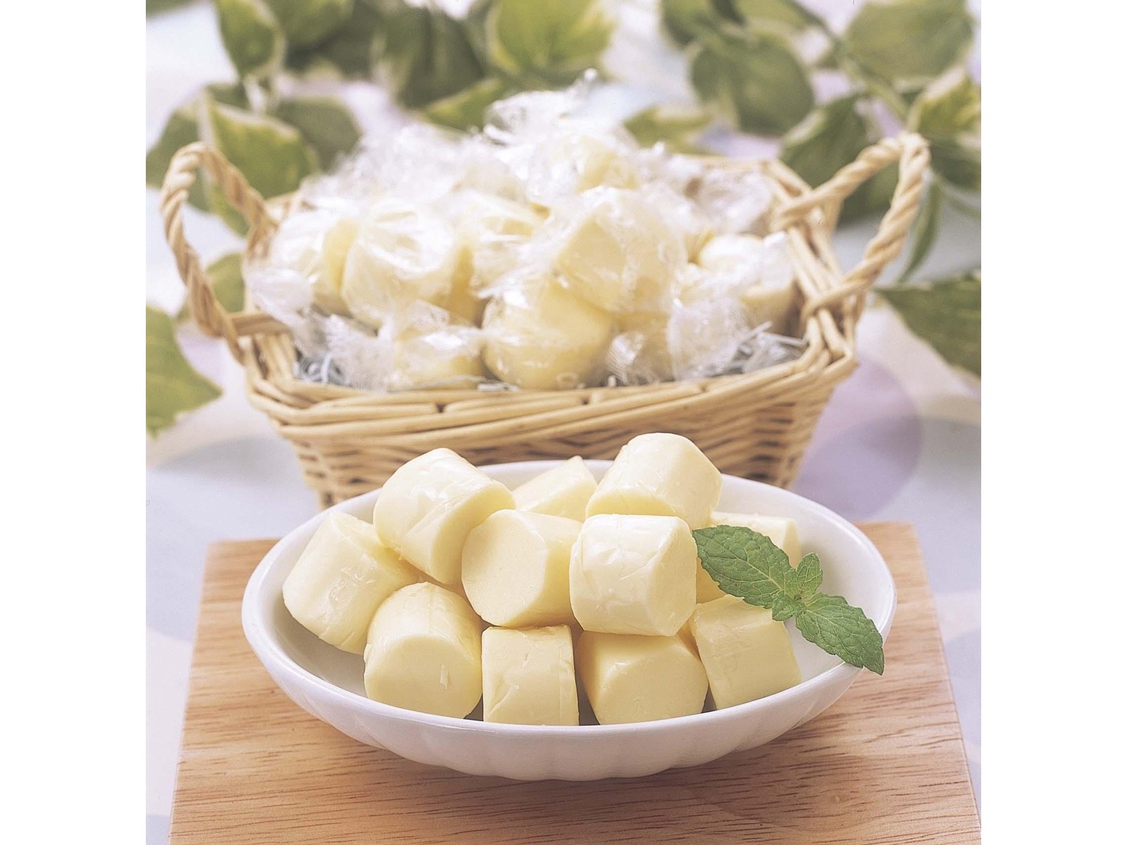 (cde)FKカッテージチーズボウル 紫 赤 送料込 プレシア 切れてる焼クリームチーズタルト 6切| コープこうべネット