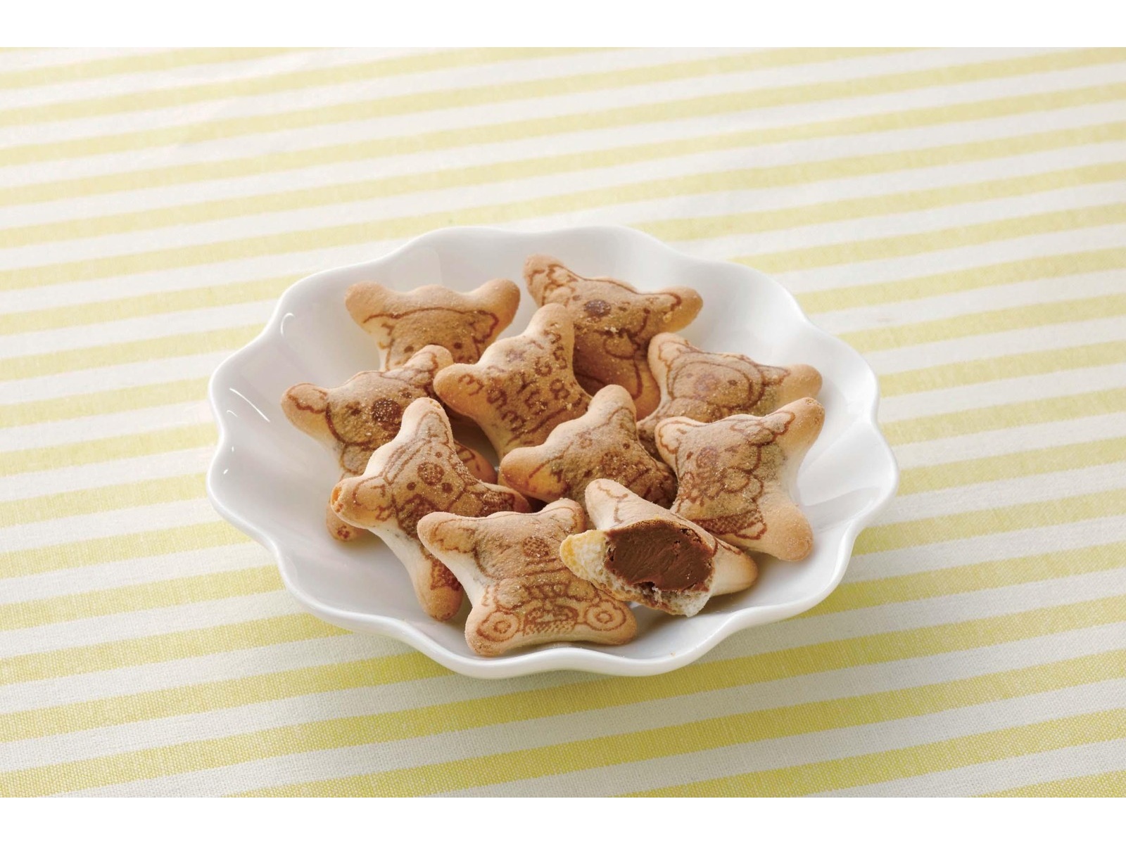 ロッテ　ベーゴマ カラフルピーチ ぺたっとねじまき 刺繍缶バッジBOXver.｜商品