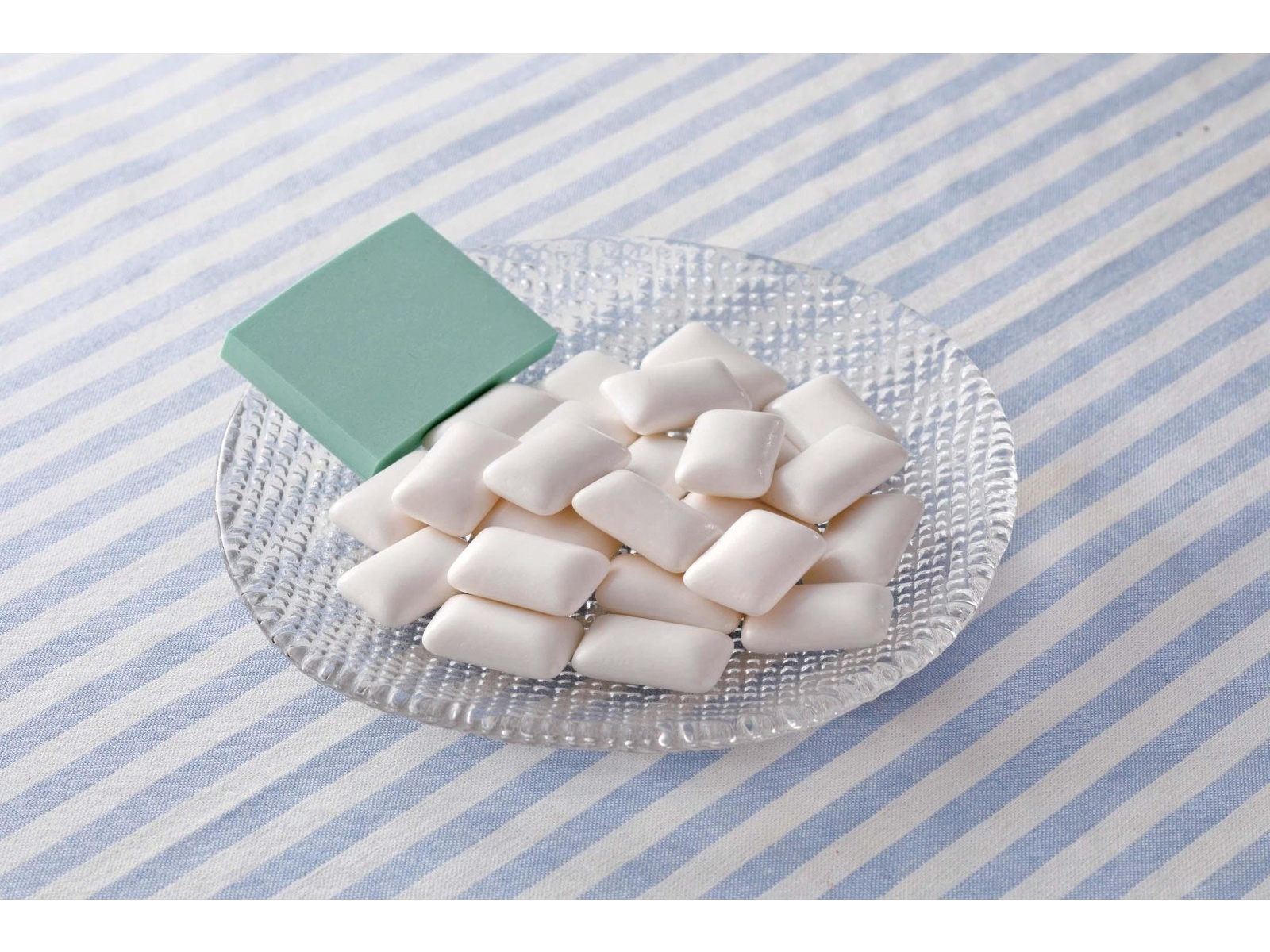 ロッテ キシリトールガムフレッシュミントファミリーボトル 133g