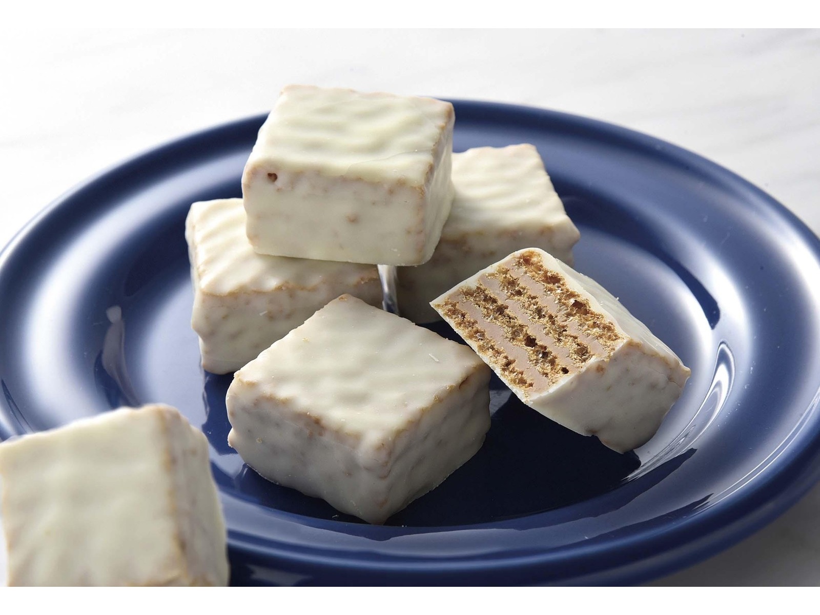 ウエハースティラミス600g 30g×20袋/箱×4個 値段交渉不可 Amazon.co.jp: MY MOTTO ティラミス ウエハース 600g（30gx20袋入