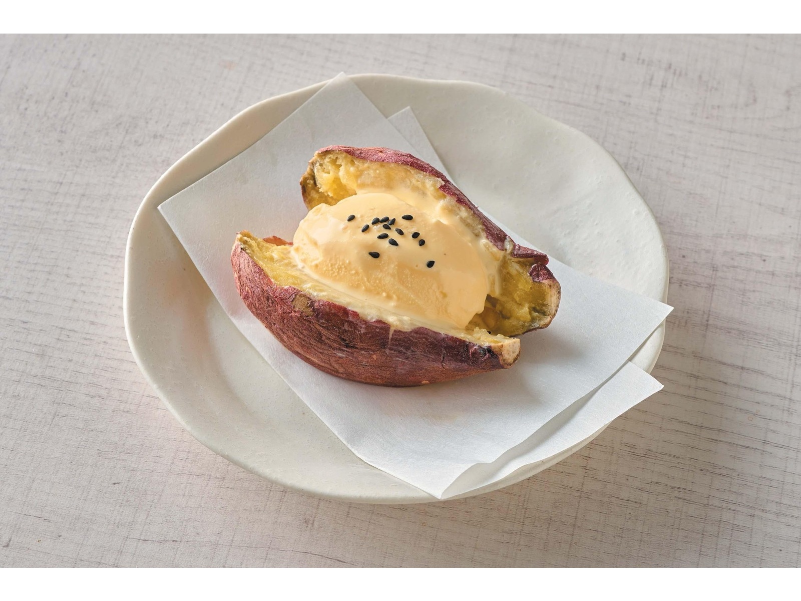 【おいも】 ライフフーズ 茨城県産紅はるか使用 焼きいも 250g| コープ