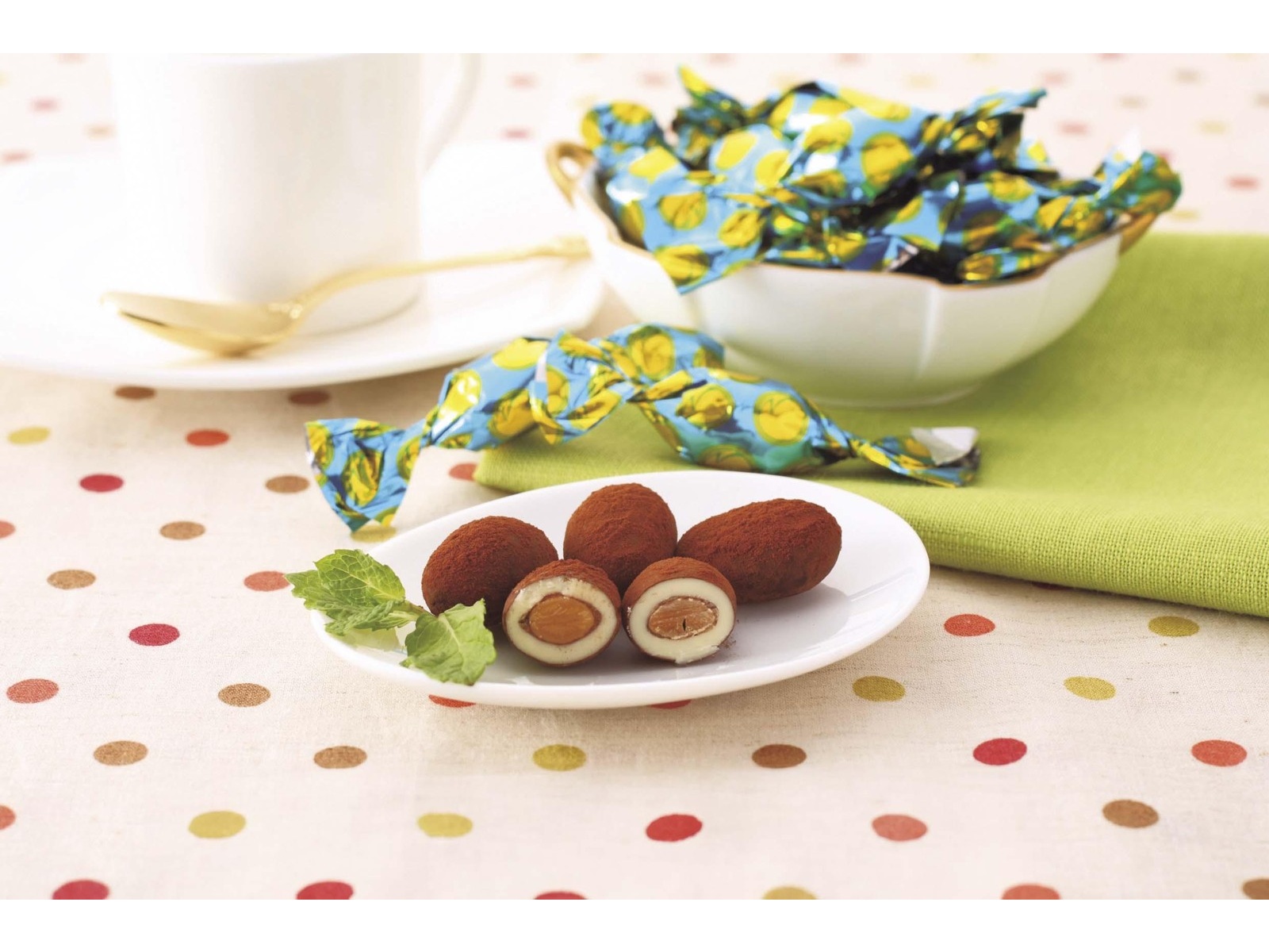 日本チョコレート ティラミスチョコレート 141g＋15g| コープこうべネット