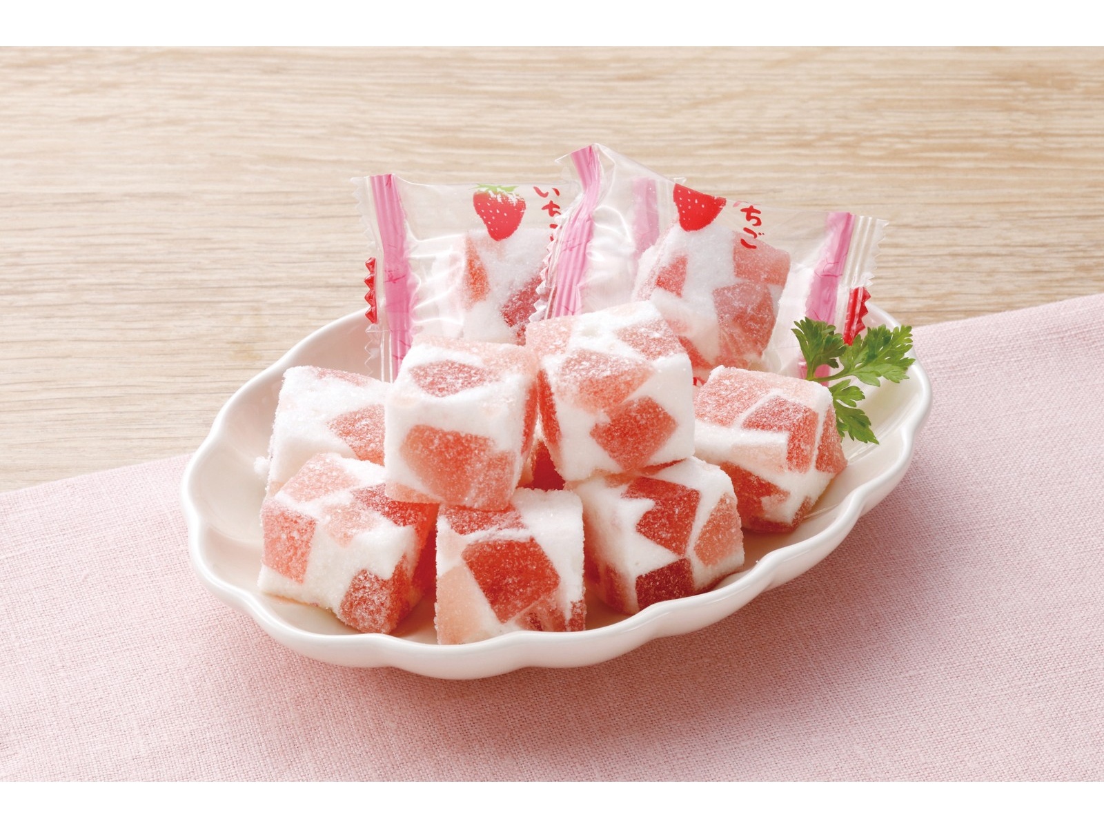 津山屋製菓 いちごふぁふぁ 240g| コープこうべネット