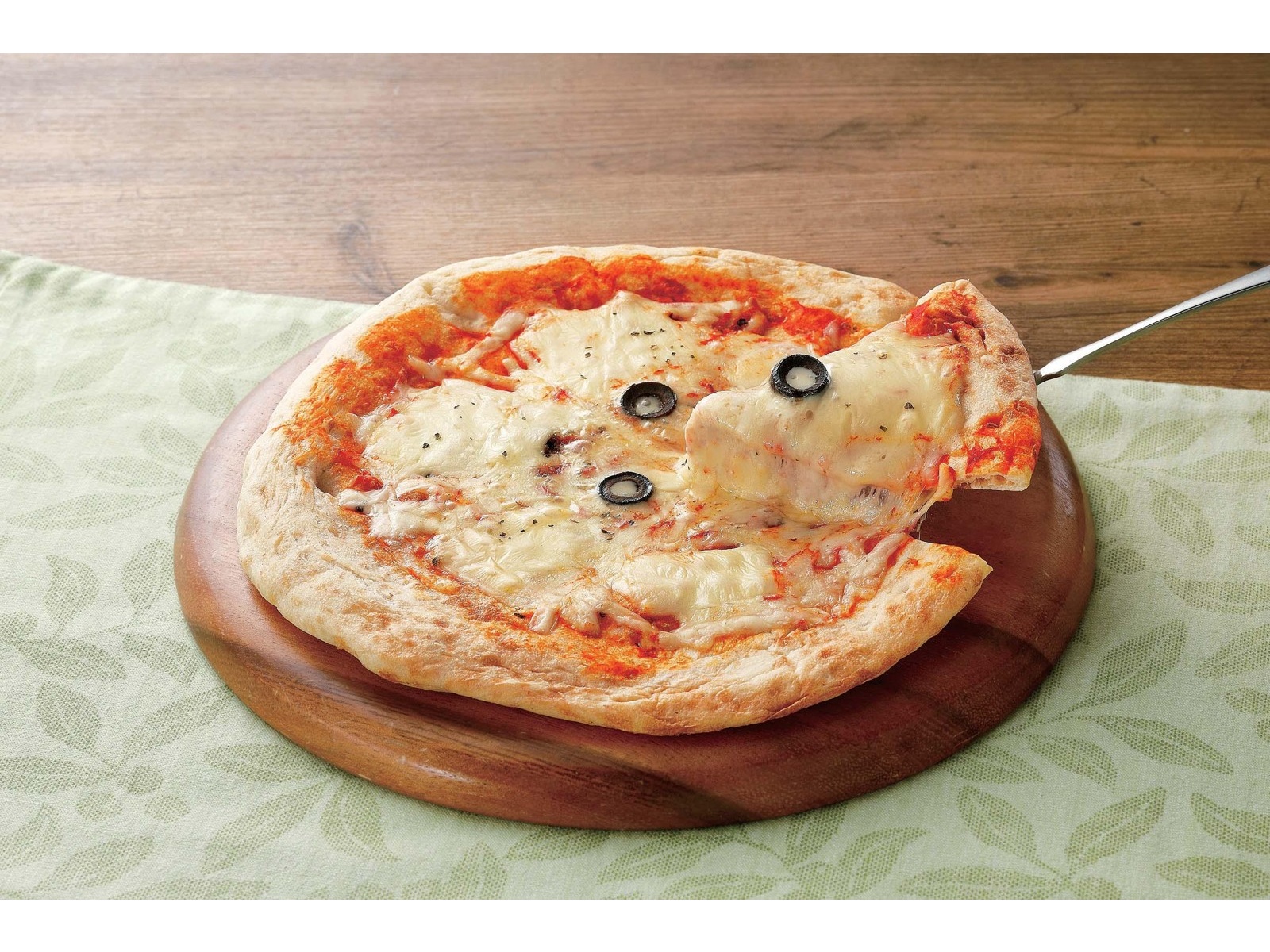 トレビ ピッツァ職人 ナポリ風マルゲリータ 2枚入| コープこうべネット