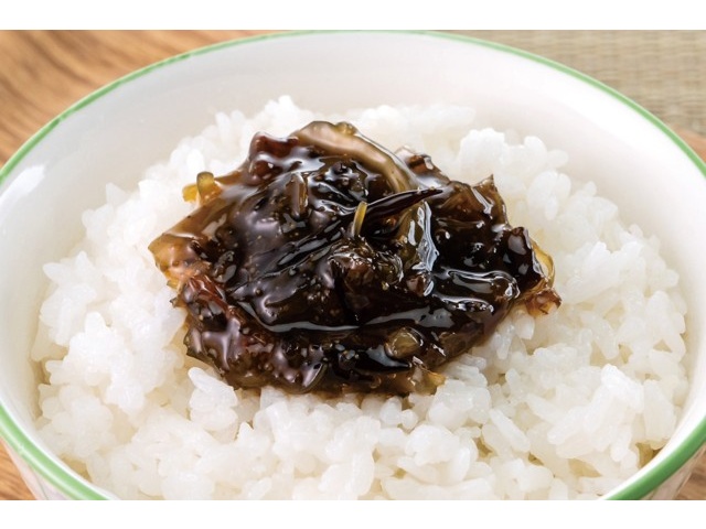 ノベルティ　東洋水産　エースコックブタ　サザエさん　カツオくん　4体セット おさかなでつくったソーセージ 4本束 | 商品情報 - 東洋水産株式会社