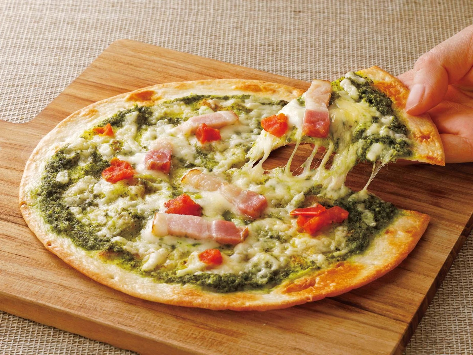 デルソーレ 薄焼さくさくピザ ジェノベーゼ 1枚| コープこうべネット