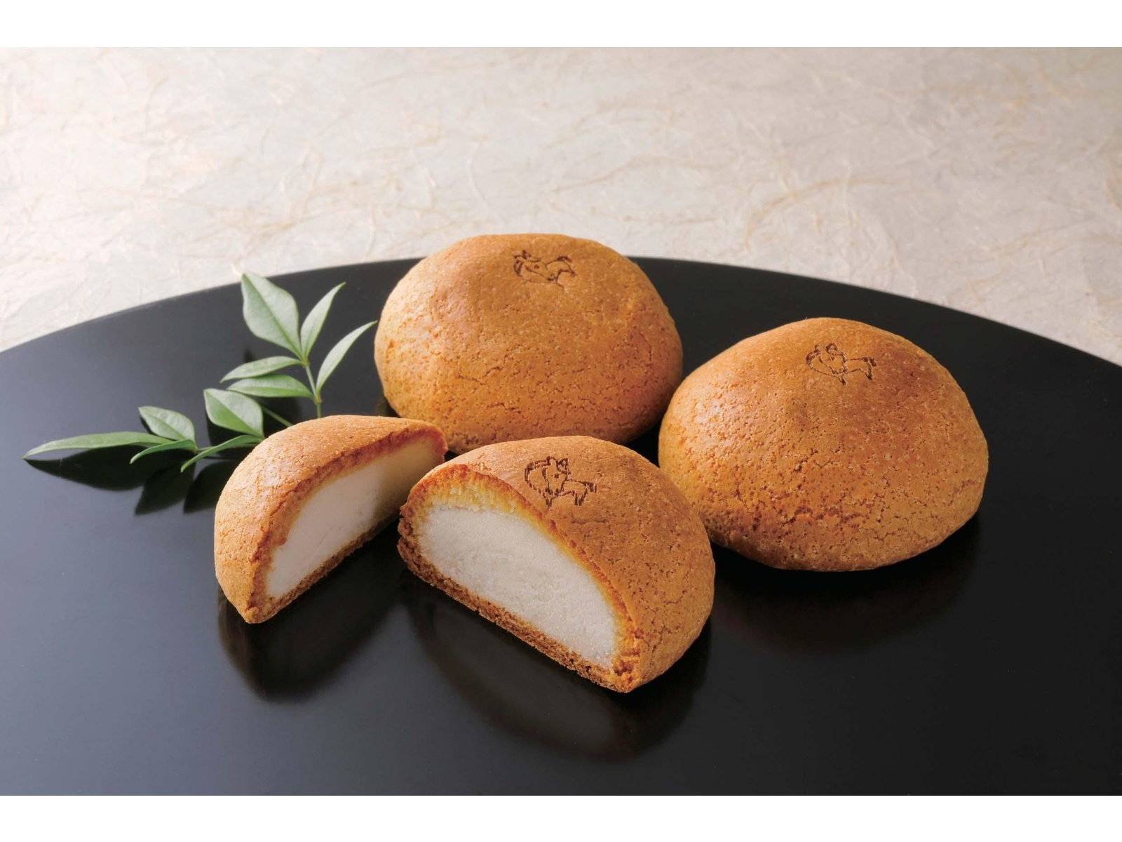 福岡「千鳥屋」 干支饅頭 1箱（8コ入）| コープこうべネット