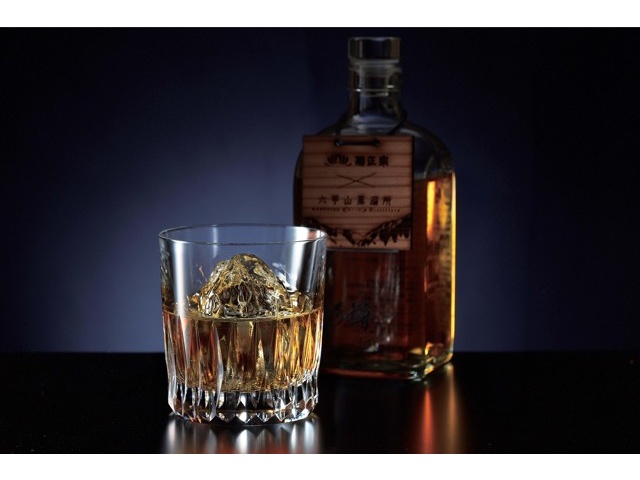 アクサス 六甲山ピュアモルトウイスキー 杉樽フィニッシュ 500ml（瓶