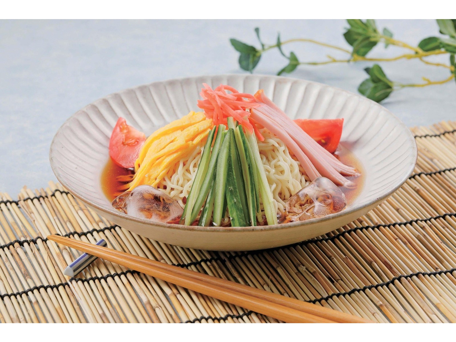 冷麺 cc592037c936600295e9961933037e