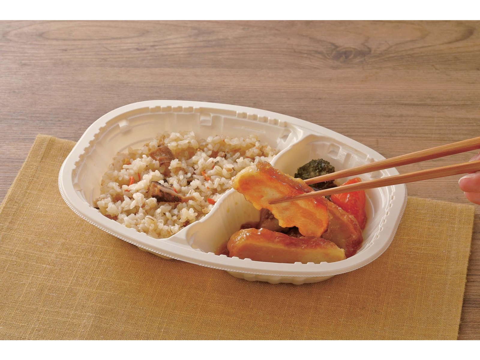 大阪王将 楽ラク中華 中華おこわと油淋鶏 300g| コープこうべネット