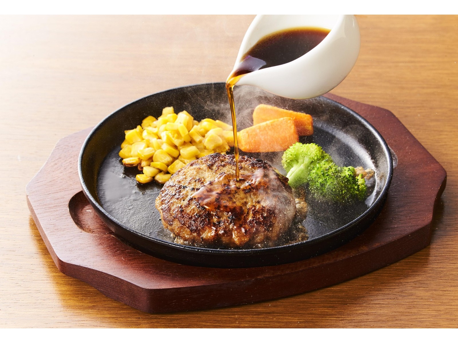 神戸三田屋 焼ハンバーグ 1袋（ハンバーグ90g、ぽん酢ソース20g