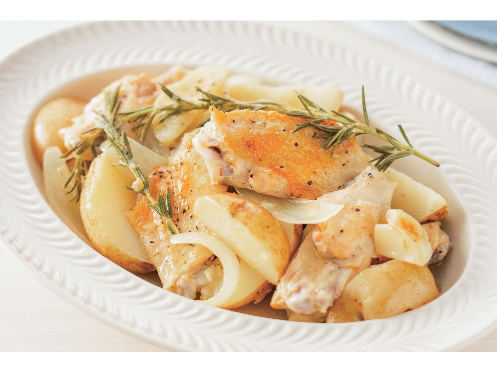 カルビーポテト 冷凍ナチュラルカットポテト（皮付き） 1kg