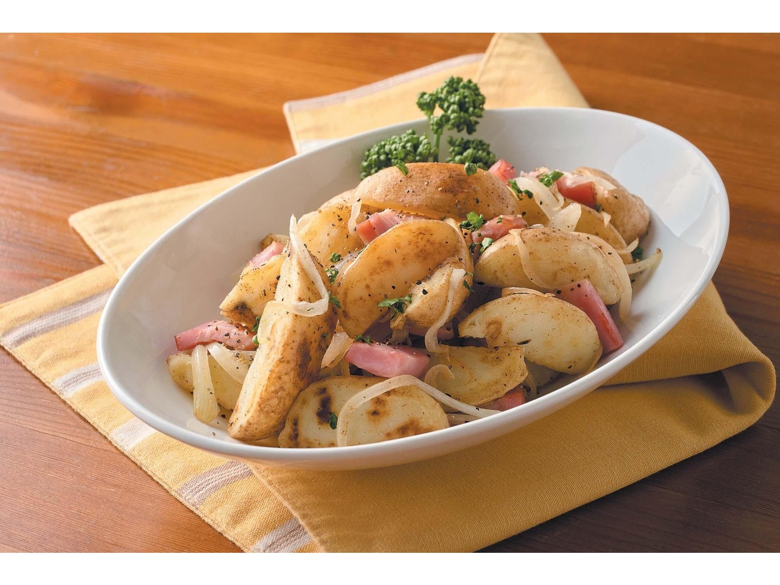 カルビーポテト 冷凍ナチュラルカットポテト（皮付き） 1kg