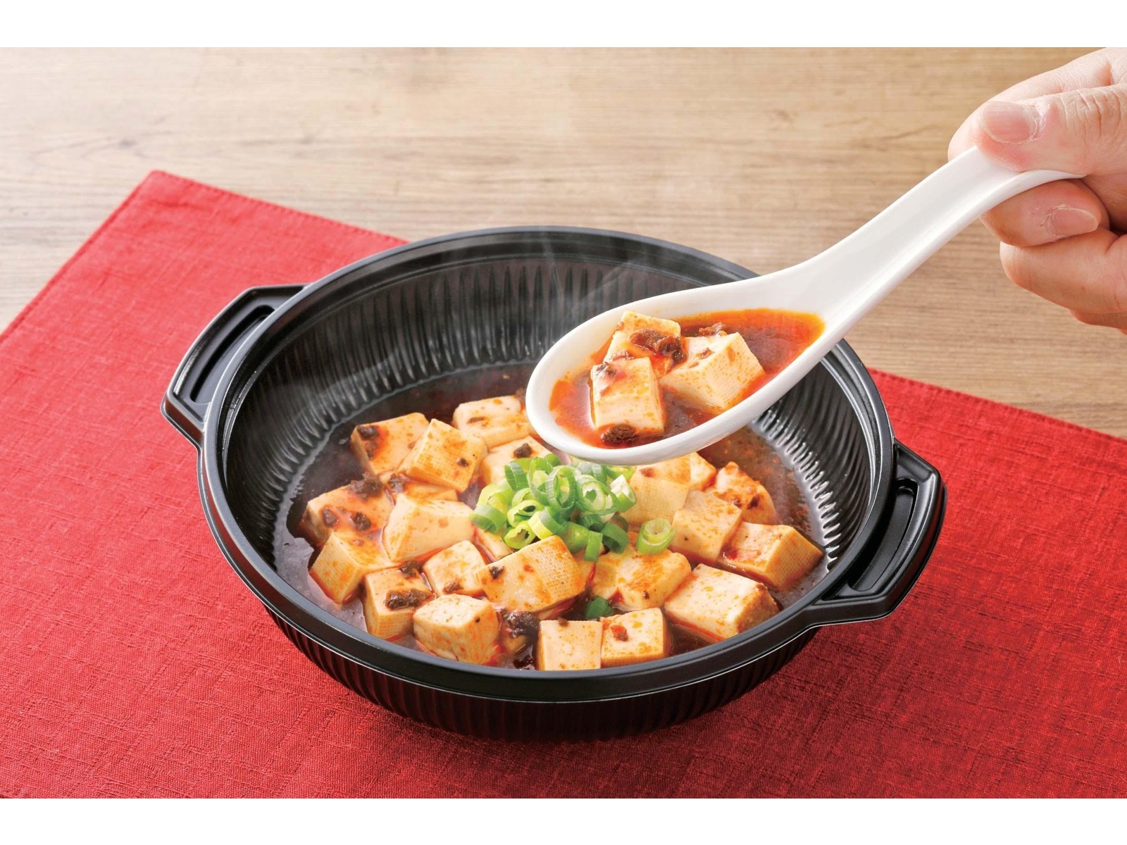 三好食品工業 本場の味 花椒香る麻婆豆腐(中辛) 1人前 | コープこうべ