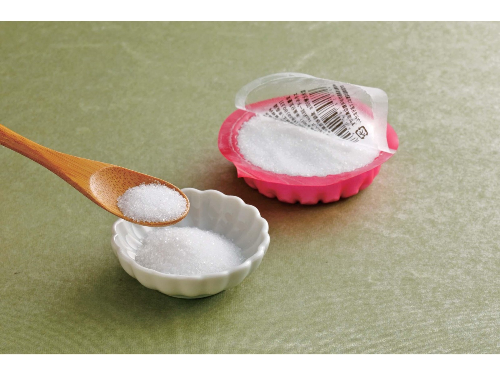 上野砂糖 御供御砂糖3段菊 105g| コープこうべネット