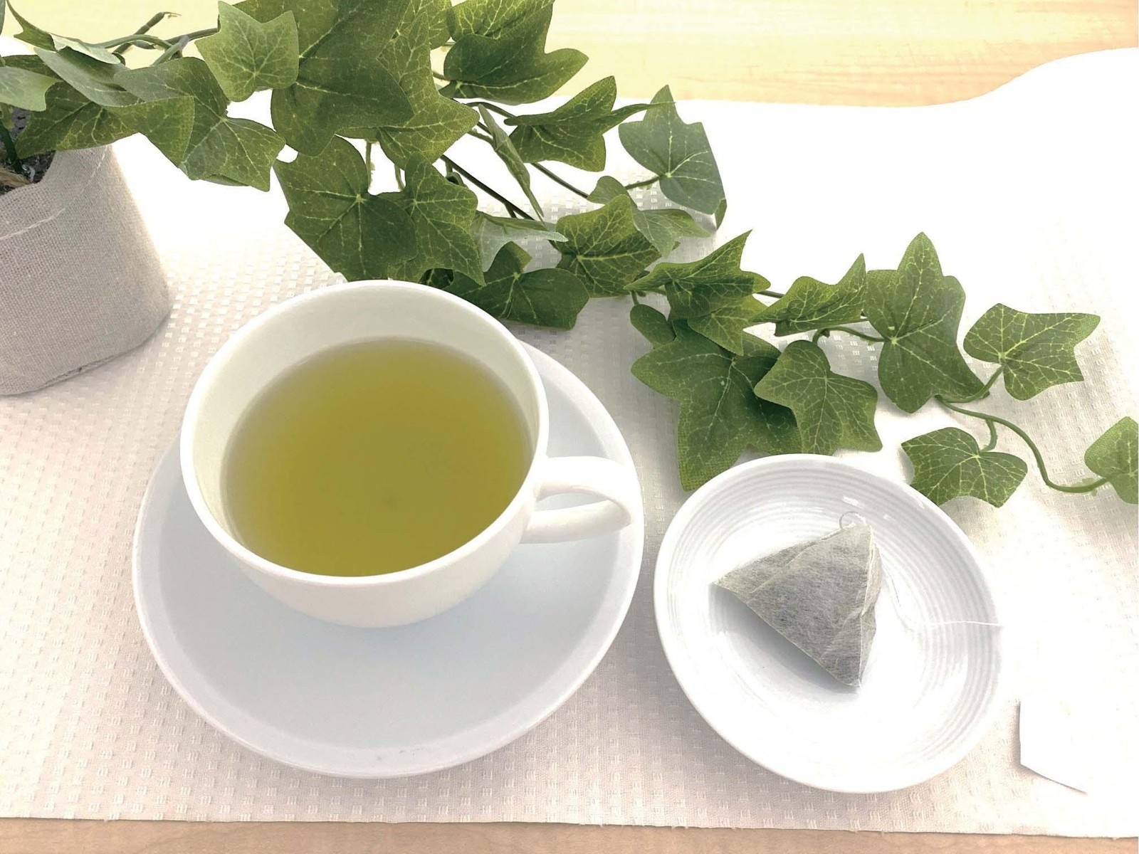国太楼 ムーミン カフェインレス緑茶三角ティーバッグ 16袋