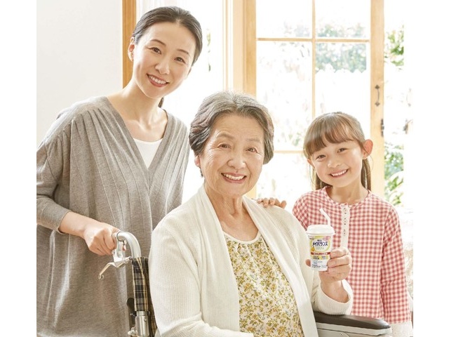 明治 メイバランスMiniカップバナナ味 125ml| コープこうべ