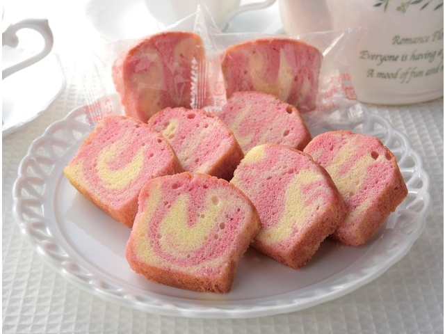 香月堂 苺ミルクのパウンドケーキ 8コ入 | コープこうべネット