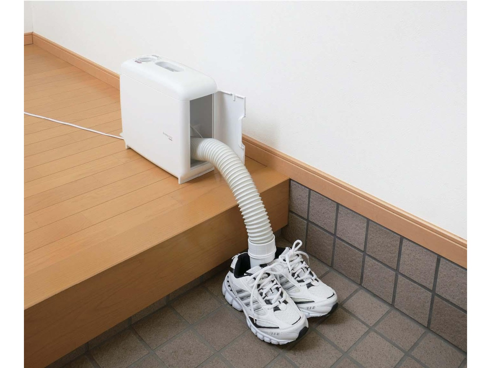 ツインバード さしこむだけのふとん乾燥機 アロマドライ ホワイト FD-4149W ふるさと納税 ツインバード さしこむだけのふとん乾燥機