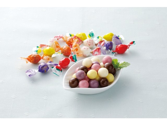 高岡食品工業 チョコレートボール5ミックス 140g| コープこうべ 高岡食品工業 チョコレートボール5ミックス 140g| コープこうべ