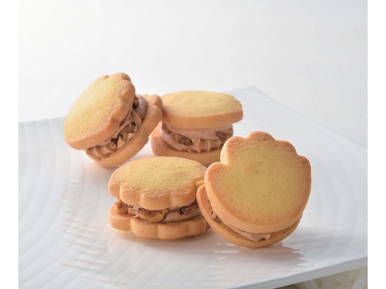 こーぺいさん専用 石村萬盛堂 祝うてサンド 1箱（4コ入）| コープこうべネット