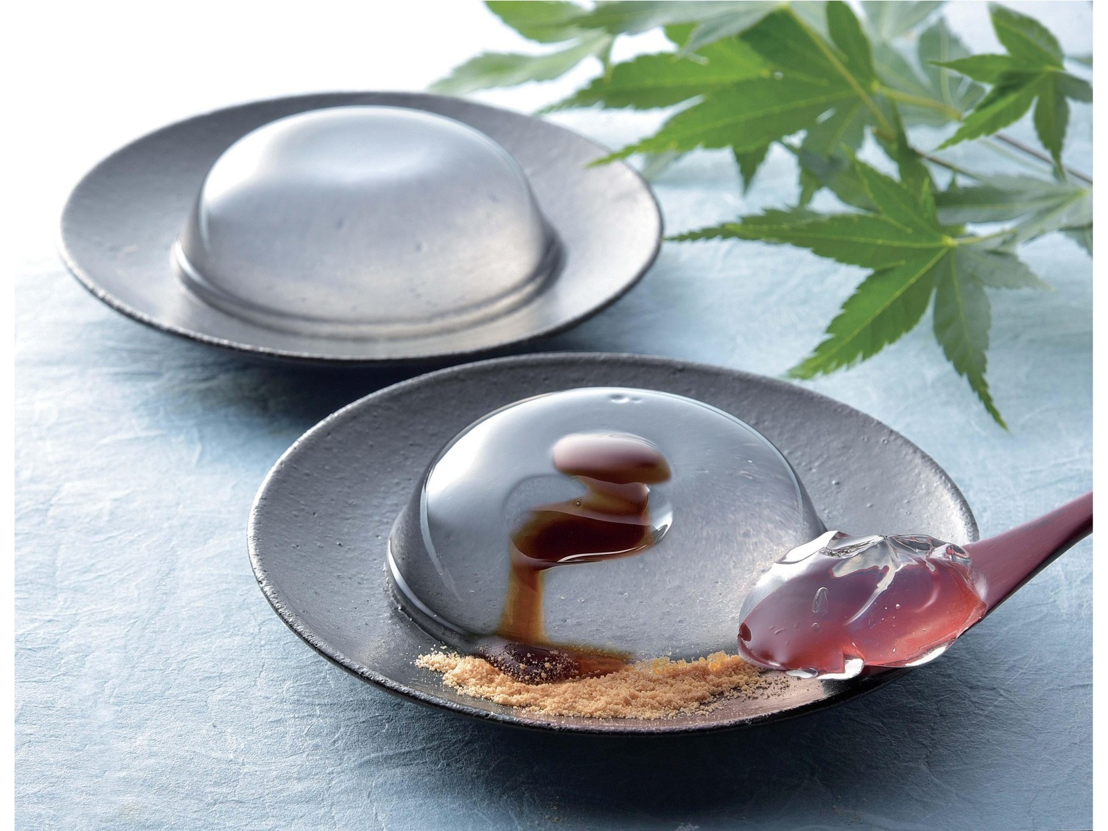 吉田屋 名水入り「水くずもち」風呂敷 1包（2コ入）| コープこうべネット